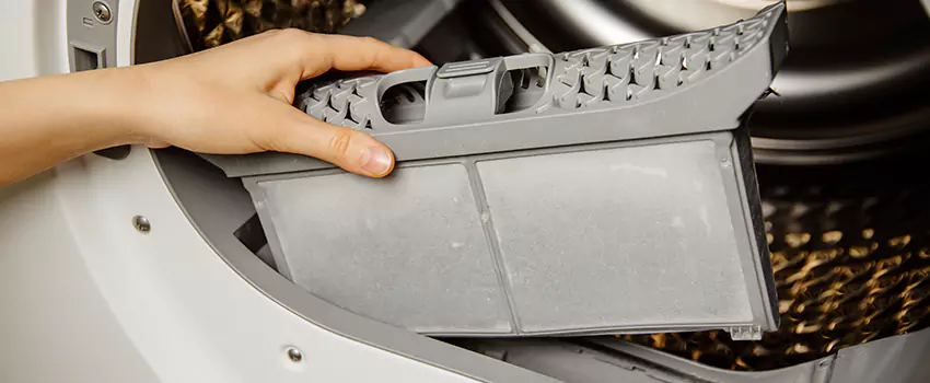 Signs Of A Clogged Dryer Lint Trap in Eloy, Arizona